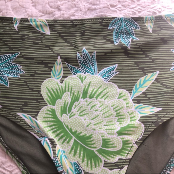 ✨NWOT✨ Gorgeous high waisted swim bottoms by Aerie - XL - Picture 2 of 5